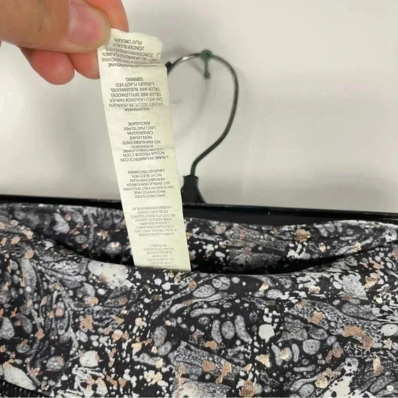 ❤️ Fabletics metallic splattered paint cropped leggings - Picture 3 of 4